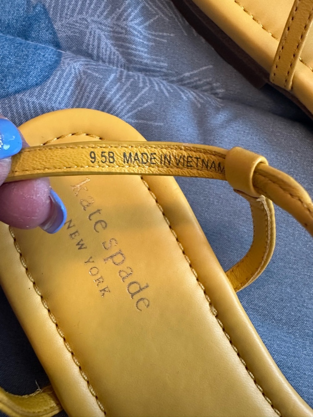 NWOT kate spade the Primrose Yellow Butterfly T-Strap Sandals Sz 9.5 - Picture 3 of 8